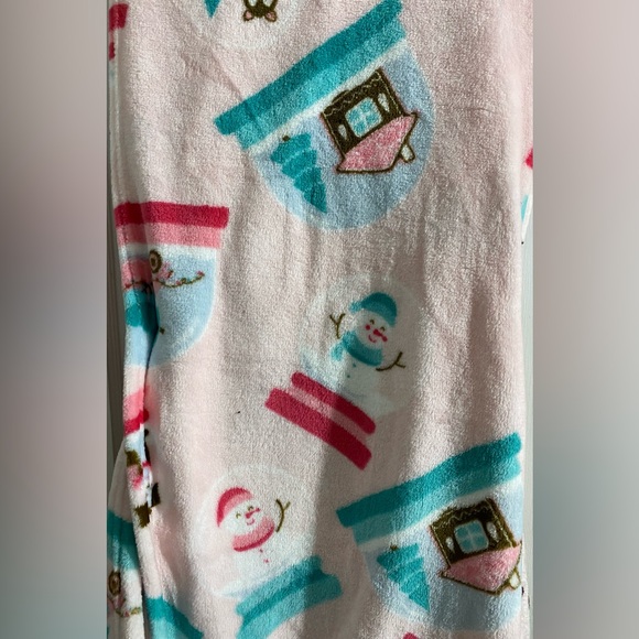 Betsey Johnson holiday throw - Picture 3 of 3